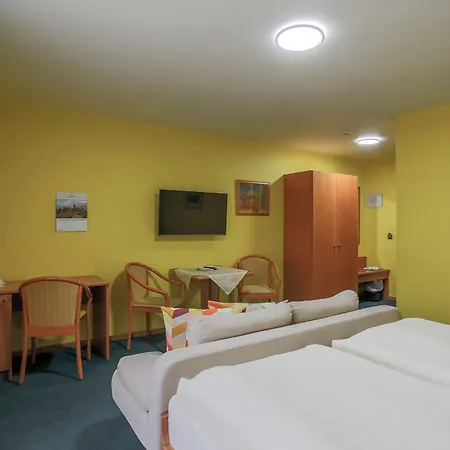 Ideal Hotel
